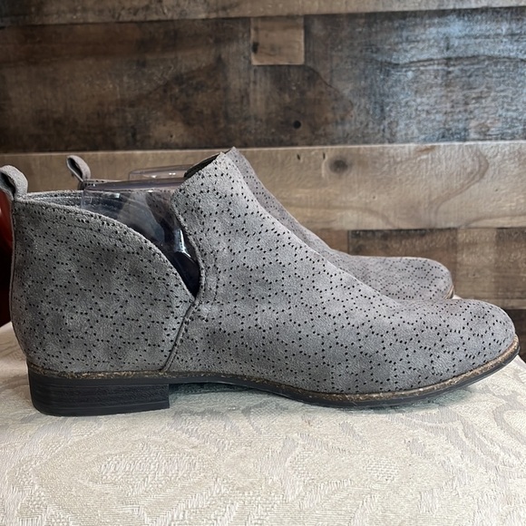 Dr. Scholls Womens Rate Gray Grey Microfiber Perforated Zip Ankle Boots 9 wide - Picture 5 of 9
